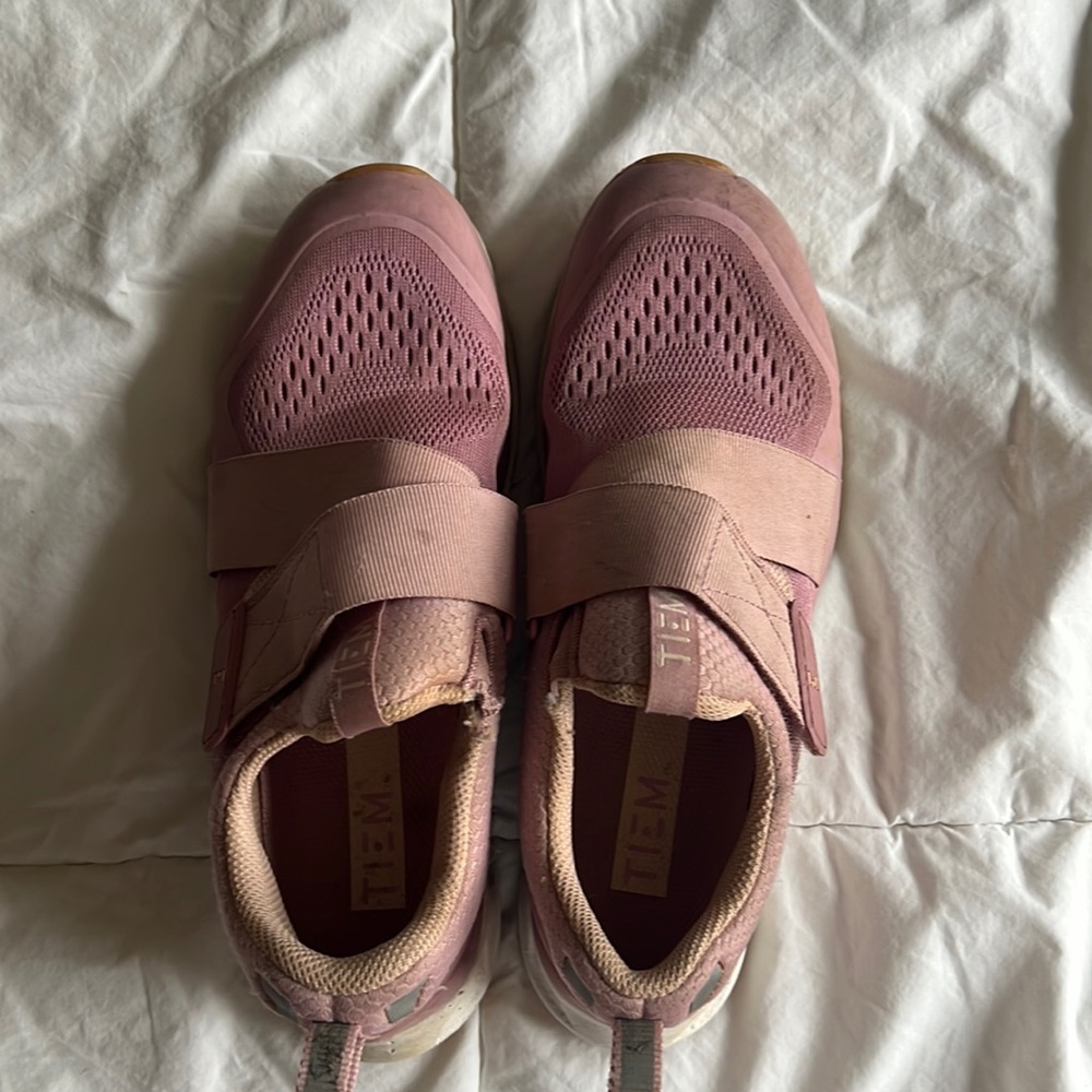Tiem cycle shoes with cleats/clips. Light pink. 7.5 size